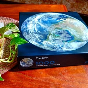 The Earth - Circular Jigsaw Puzzle